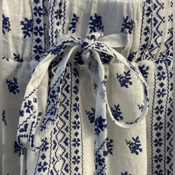Mdrn Blue And White Tier Maxi Skirt Stitching Flaw
Flowy Floral Design Size XL - Picture 4 of 16